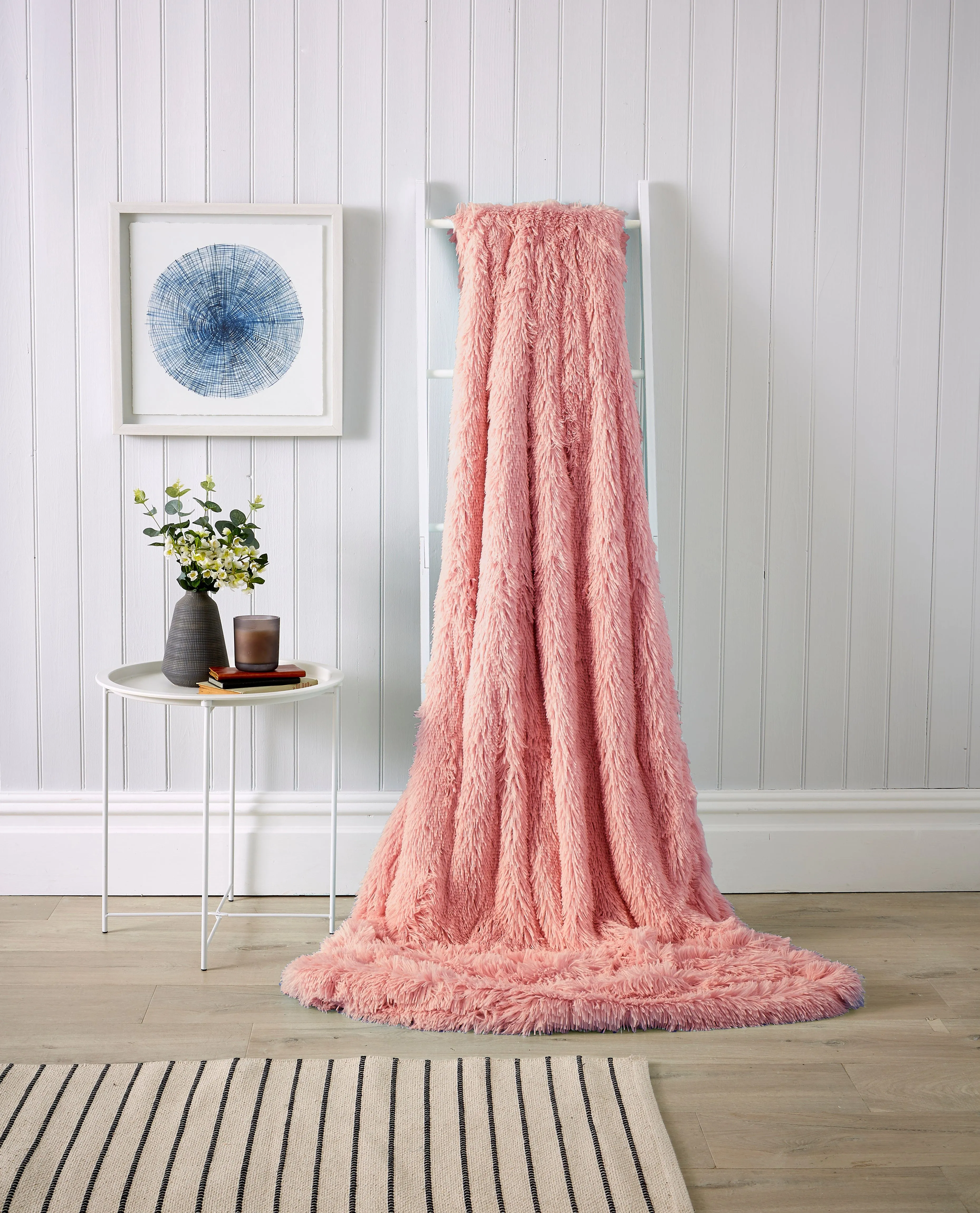 Oversized Chunky Soft Fleece Blanket Fluffy Faux Fur Throw Blanket for Bed and Sofa in Calming Colours by OLIVIA ROCCO