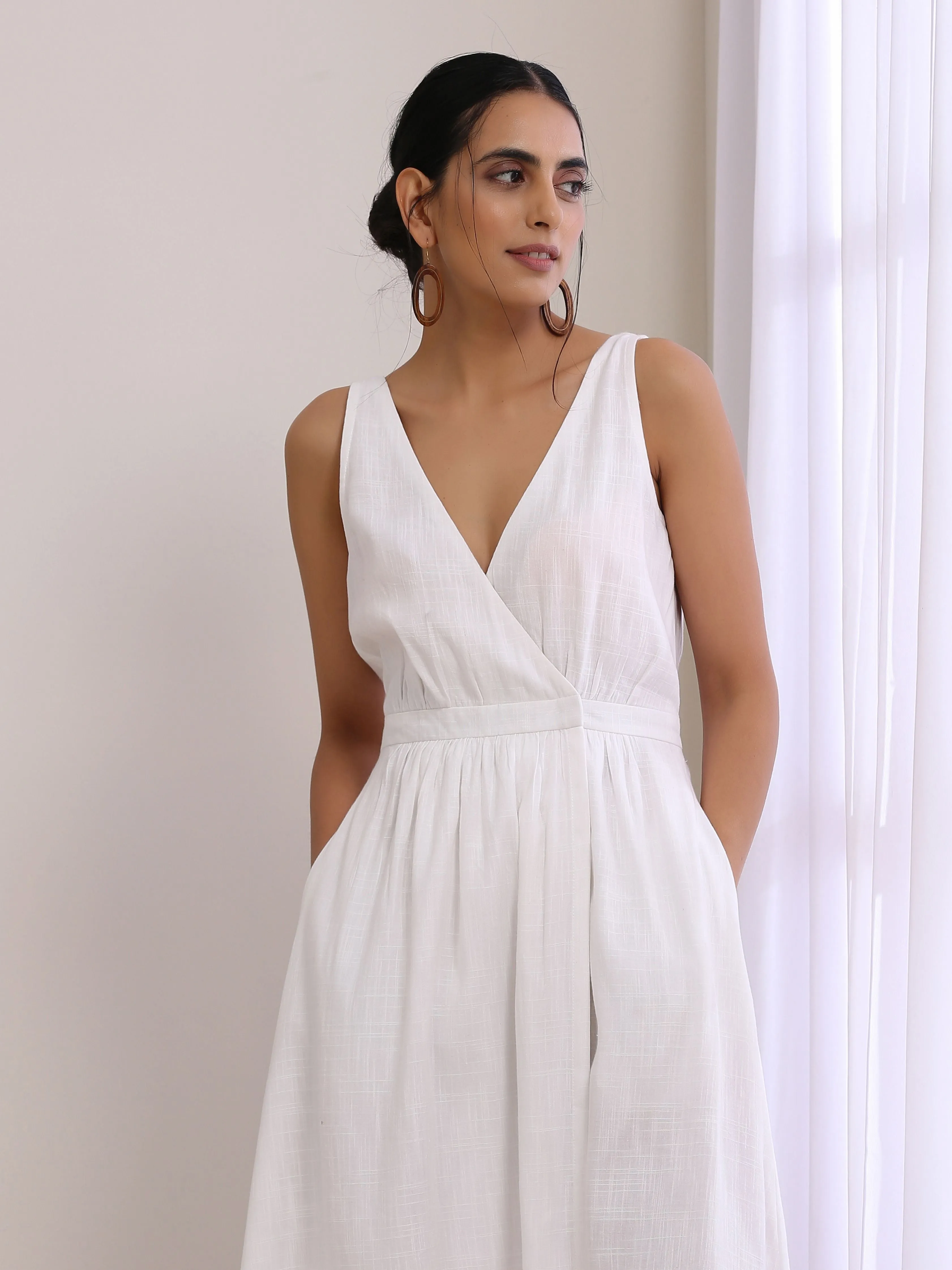 White Slub Texture Sleeveless Wrap Dress