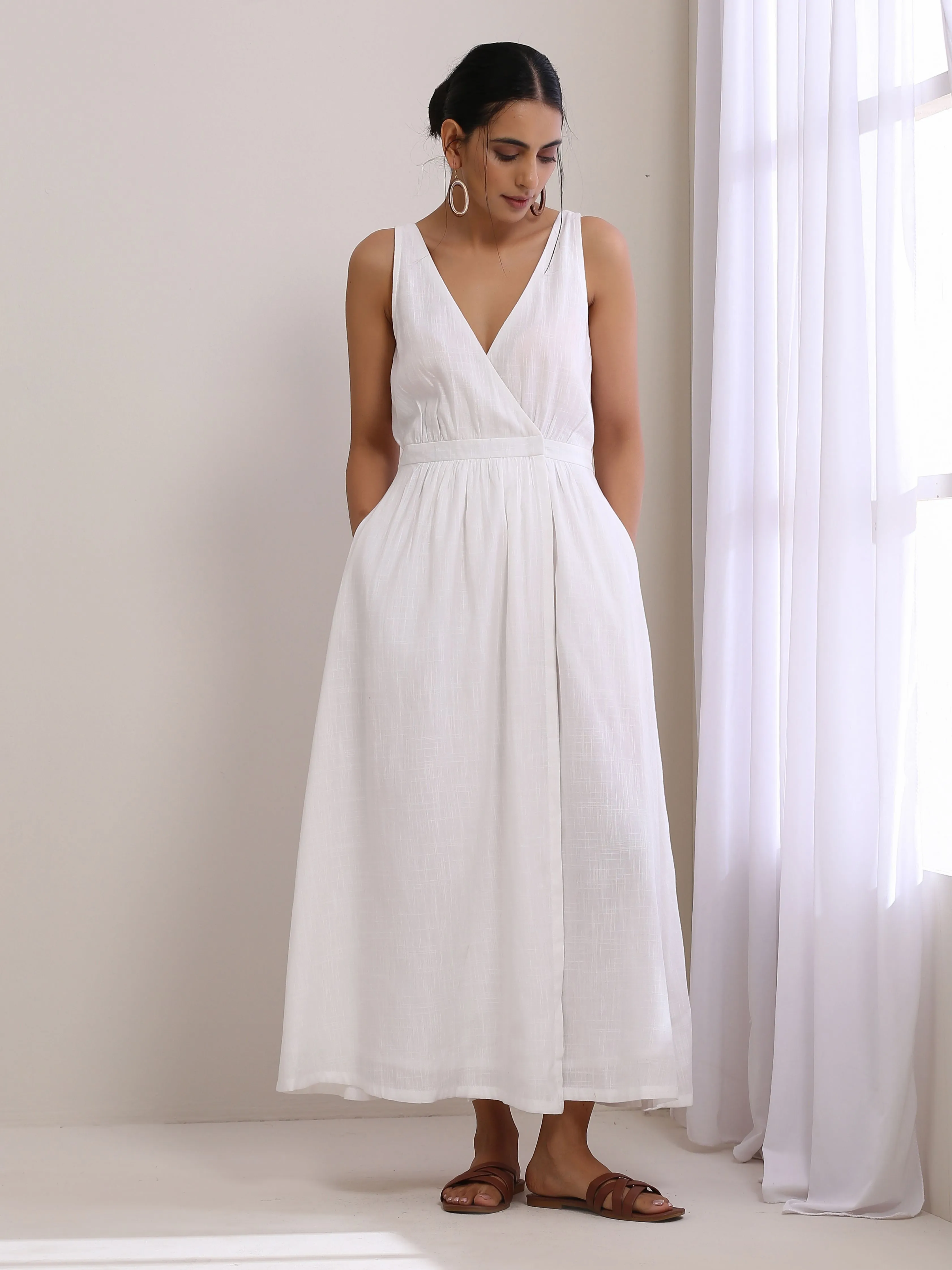 White Slub Texture Sleeveless Wrap Dress